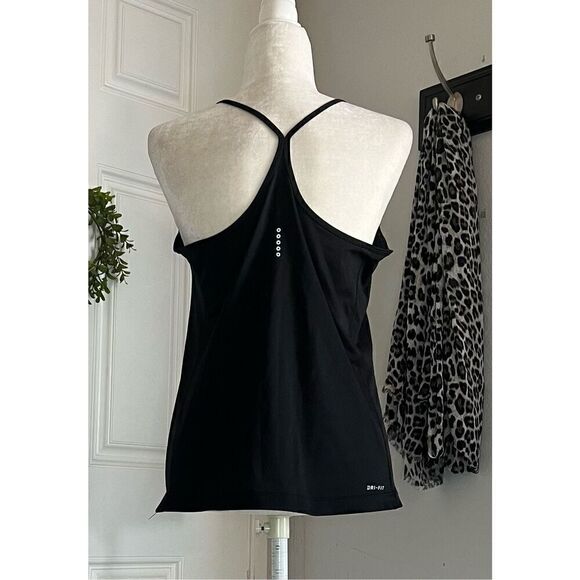 Nike Dri-Fit Women’s Active Tank (M) - Picture 2 of 5